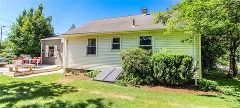 292 Pine St, Warwick, RI 02888 photo 3