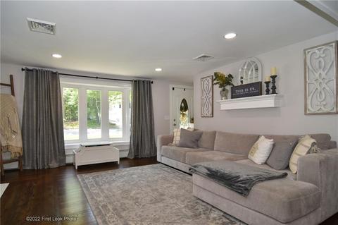 263 Old County Rd, Smithfield, RI 02917 photo 6