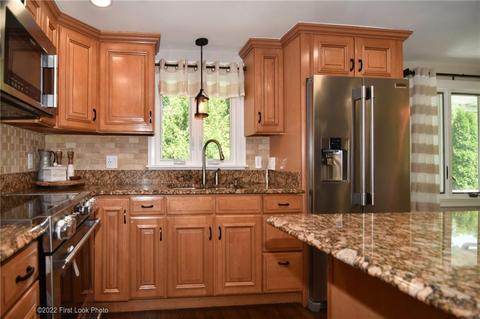263 Old County Rd, Smithfield, RI 02917 photo 8