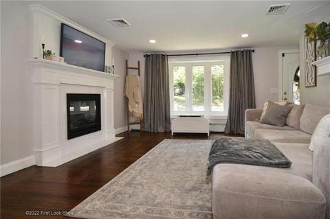263 Old County Rd, Smithfield, RI 02917 photo 4