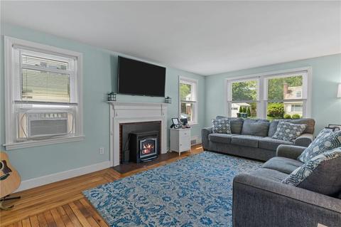 94 Brunswick Dr, Warwick, RI 02886 photo 7