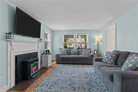 94 Brunswick Dr, Warwick, RI 02886 photo 6