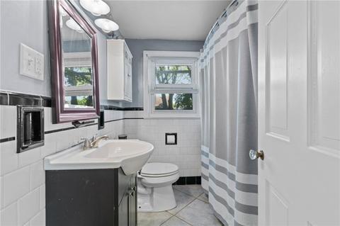 94 Brunswick Dr, Warwick, RI 02886 photo 9