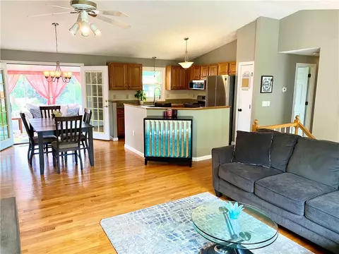 25 Eastgate Dr, Warwick, RI 02886 photo 20