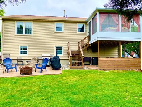 25 Eastgate Dr, Warwick, RI 02886 photo 6