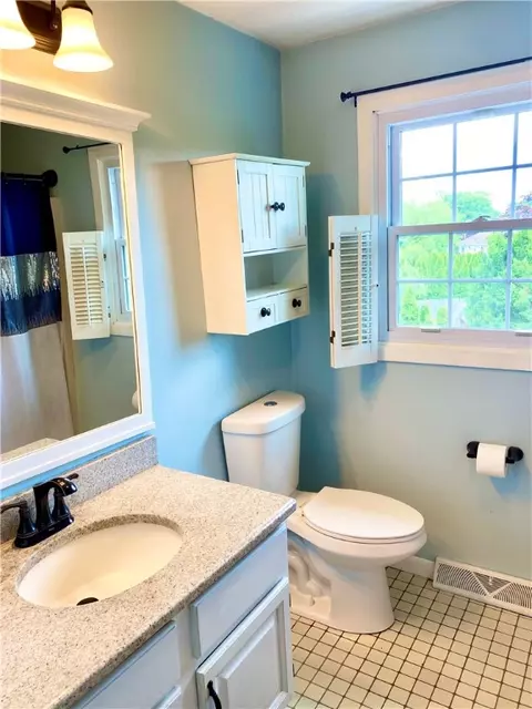 25 Eastgate Dr, Warwick, RI 02886 photo 28
