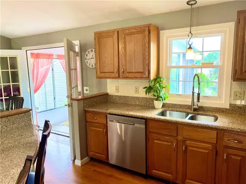 25 Eastgate Dr, Warwick, RI 02886 photo 13