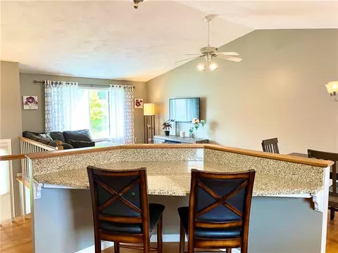 25 Eastgate Dr, Warwick, RI 02886 photo 14