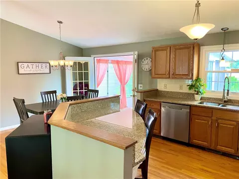 25 Eastgate Dr, Warwick, RI 02886 photo 9