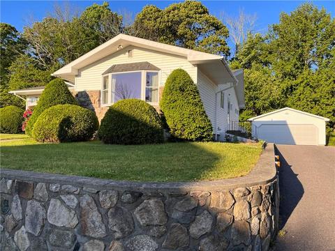 3 Wilgis Dr, Westerly, RI 02891 photo 2