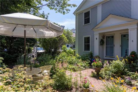 153 High St #6, Westerly, RI 02891 photo 2