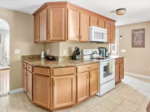 7 George St, Warwick, RI 02888 photo 10