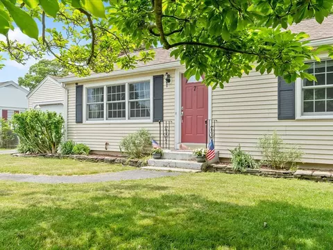 7 George St, Warwick, RI 02888 photo 2