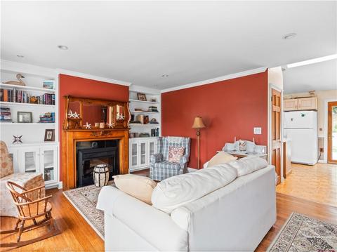 15 Colonial Dr, Warren, RI 02885 photo 6