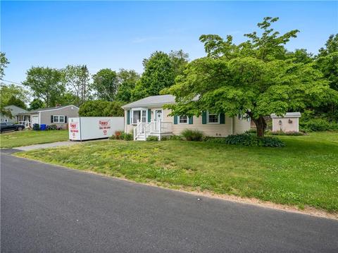 15 Colonial Dr, Warren, RI 02885 photo 1