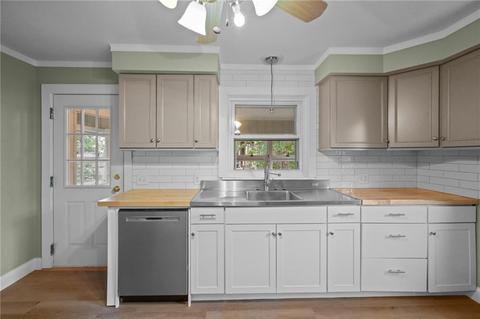 15 Everleth Ave, Warwick, RI 02888 photo 4