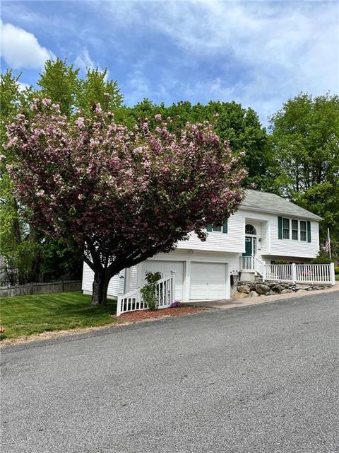 42 Manila Ave, Woonsocket, RI 02895 photo 2