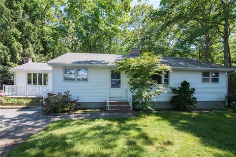 11 Holmes St, Westerly, RI 02891 photo 2