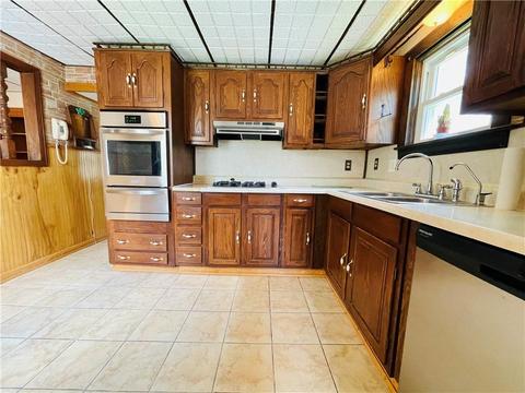 76 Pine Crest Dr, East Providence, RI 02915 photo 9