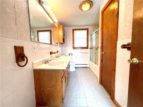 76 Pine Crest Dr, East Providence, RI 02915 photo 10