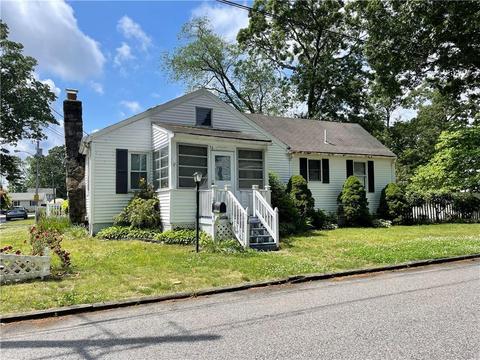 76 Pine Crest Dr, East Providence, RI 02915 photo 1