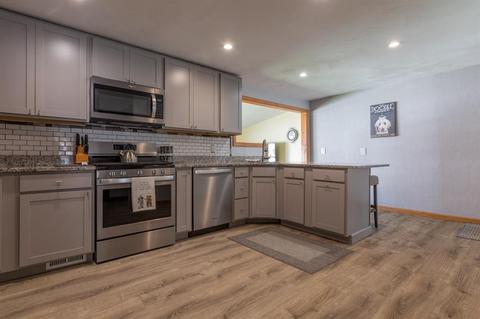 204 Halsey Rd, Woonsocket, RI 02895 photo 4
