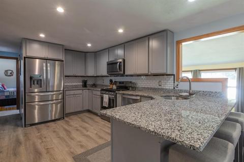 204 Halsey Rd, Woonsocket, RI 02895 photo 2