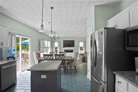 16 Ashbrook Dr, Cranston, RI 02921 photo 12