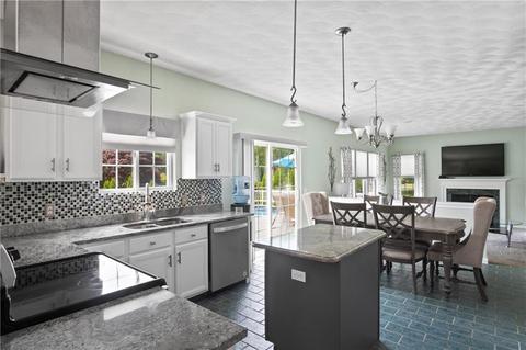 16 Ashbrook Dr, Cranston, RI 02921 photo 11