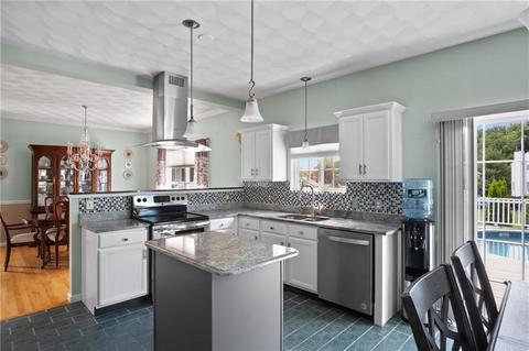 16 Ashbrook Dr, Cranston, RI 02921 photo 13