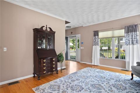 16 Ashbrook Dr, Cranston, RI 02921 photo 9