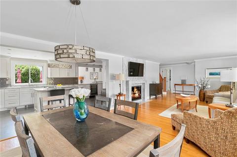 150 Applegate Rd, Cranston, RI 02920 photo 9
