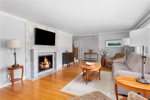 150 Applegate Rd, Cranston, RI 02920 photo 8
