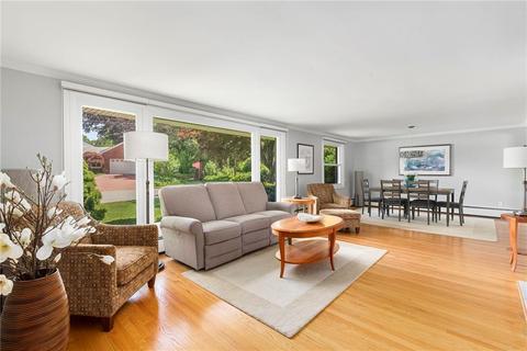 150 Applegate Rd, Cranston, RI 02920 photo 6
