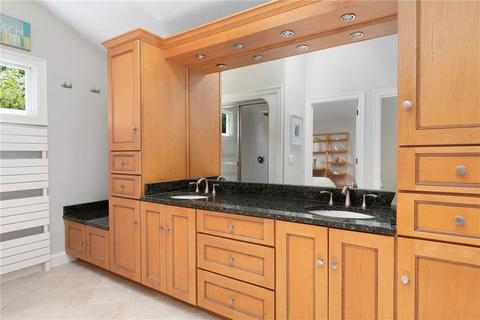150 Applegate Rd, Cranston, RI 02920 photo 24