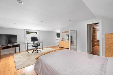 150 Applegate Rd, Cranston, RI 02920 photo 32