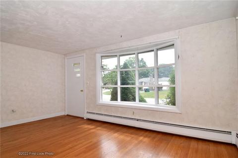 93 Crane St, Warwick, RI 02889 photo 4