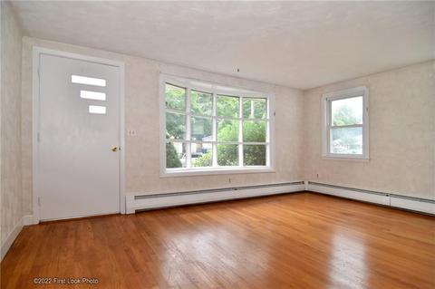 93 Crane St, Warwick, RI 02889 photo 3