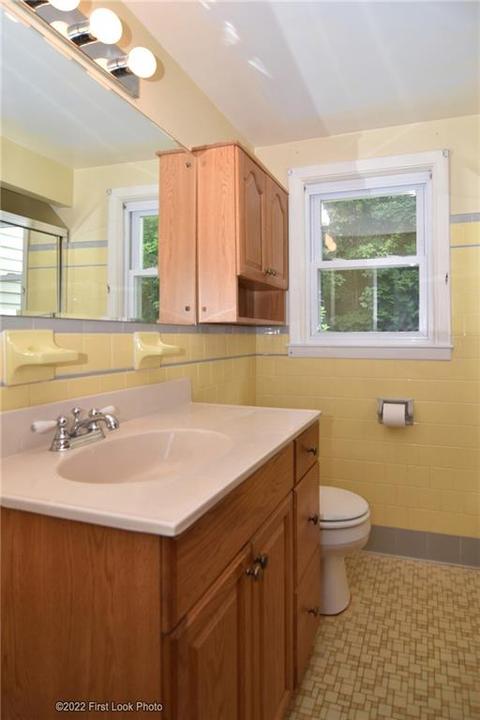 93 Crane St, Warwick, RI 02889 photo 23