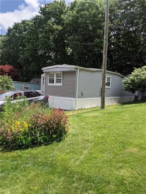 21 Woodridge Dr, Mapleville, RI 02839 photo 4