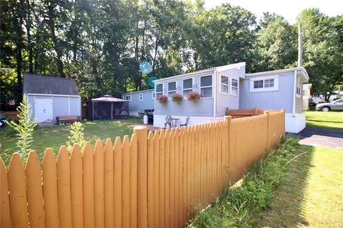 21 Woodridge Dr, Mapleville, RI 02839 photo 6