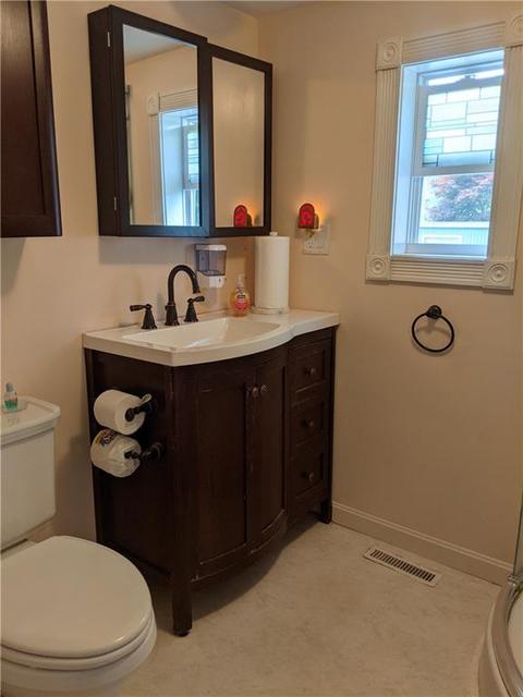 21 Woodridge Dr, Mapleville, RI 02839 photo 24