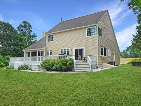 24 Links Psge, Westerly, RI 02891 photo 3