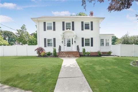 1577 Highland Ave, Fall River, MA 02720 photo 1