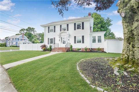 1577 Highland Ave, Fall River, MA 02720 photo 2