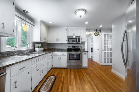 61 Knowles Dr, Warwick, RI 02888 photo 9