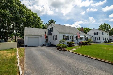 61 Knowles Dr, Warwick, RI 02888 photo 3