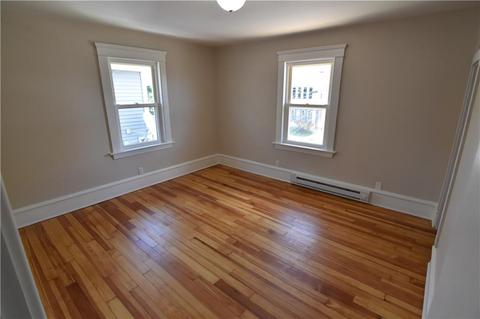 84 Warwick St, Woonsocket, RI 02895 photo 12