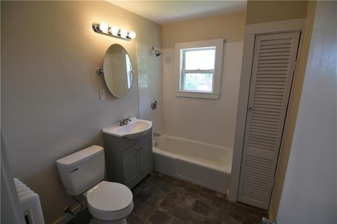84 Warwick St, Woonsocket, RI 02895 photo 13