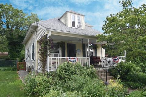 39 Brinton Ave, Warwick, RI 02889 photo 3